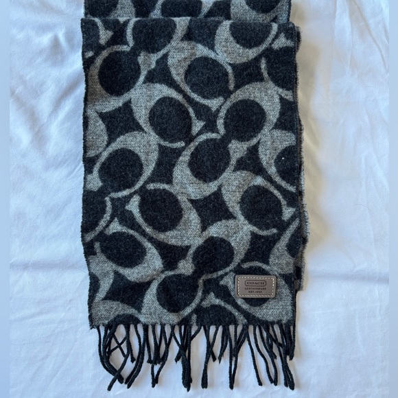 Coach Merino Wool Scarf - Reversible - Picture 8 of 9